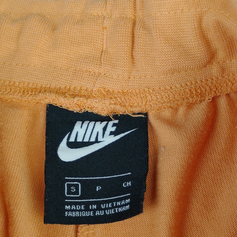 Nike Women's Running Shorts. - Picture 4 of 10